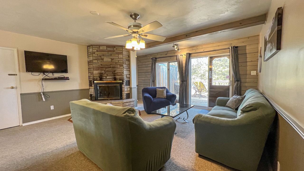 Photo of Livingroom in Magnetawan
