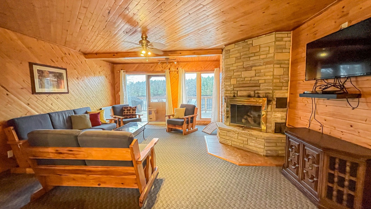 Photo of Livingroom in Magnetawan