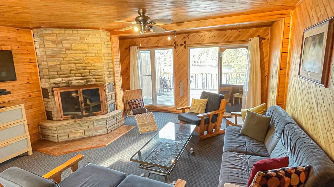 Photo of Livingroom in Magnetawan