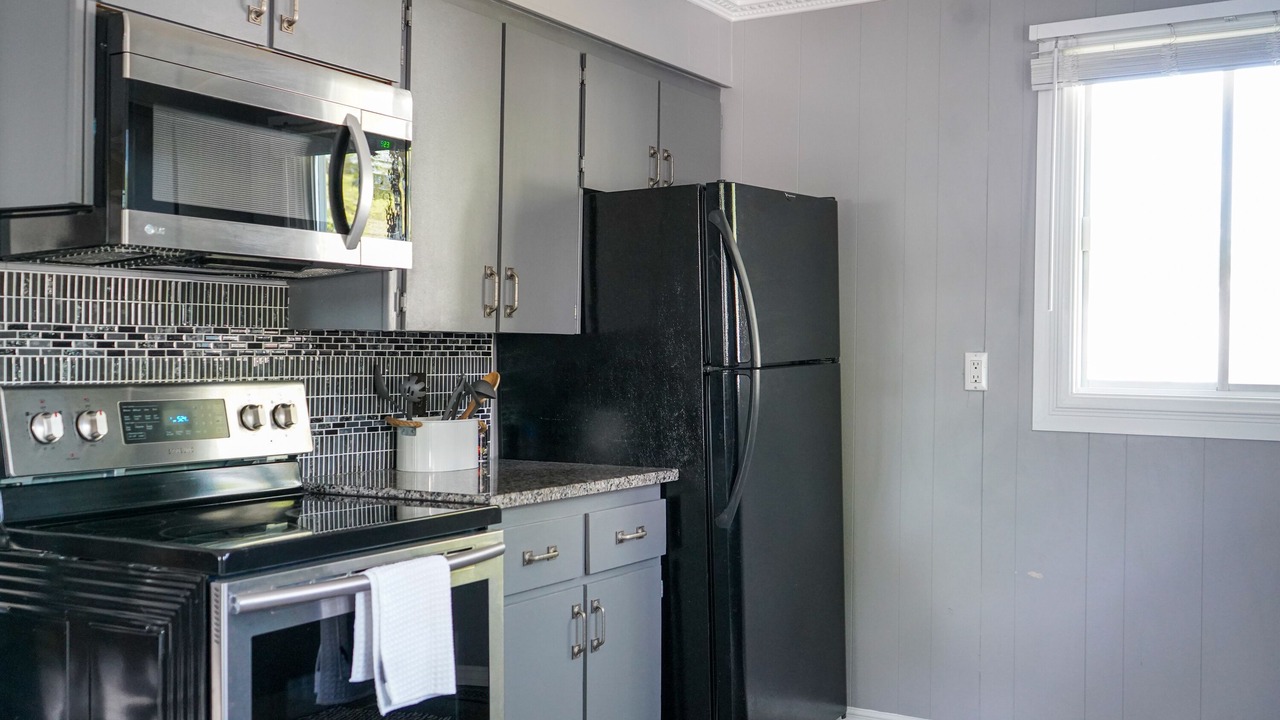 Photo of Kitchen in Front of Yonge