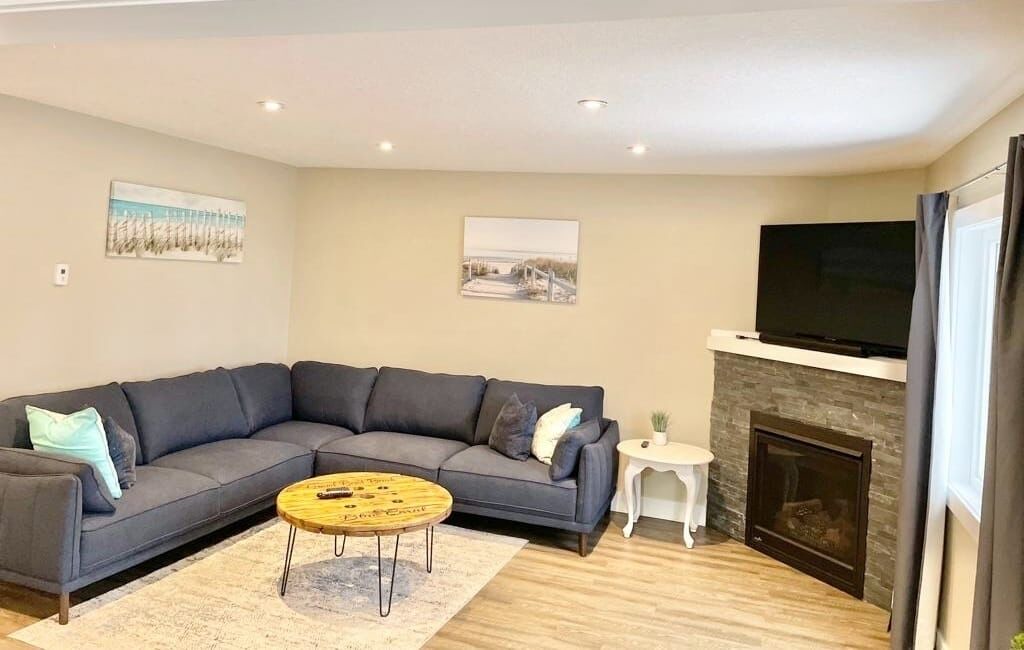 Photo of Livingroom in Grand Bend