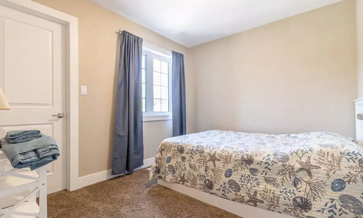 Photo of Bedroom in Grand Bend