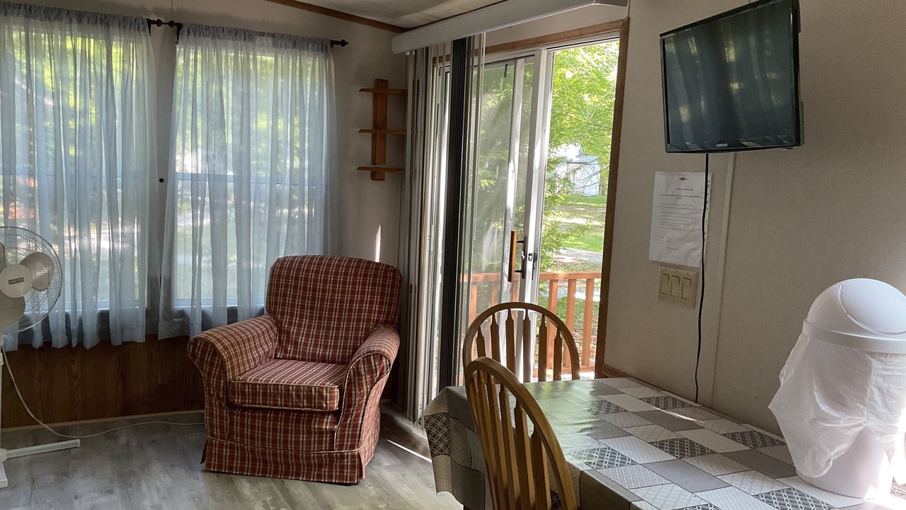 Photo of Livingroom in Manitoulin District