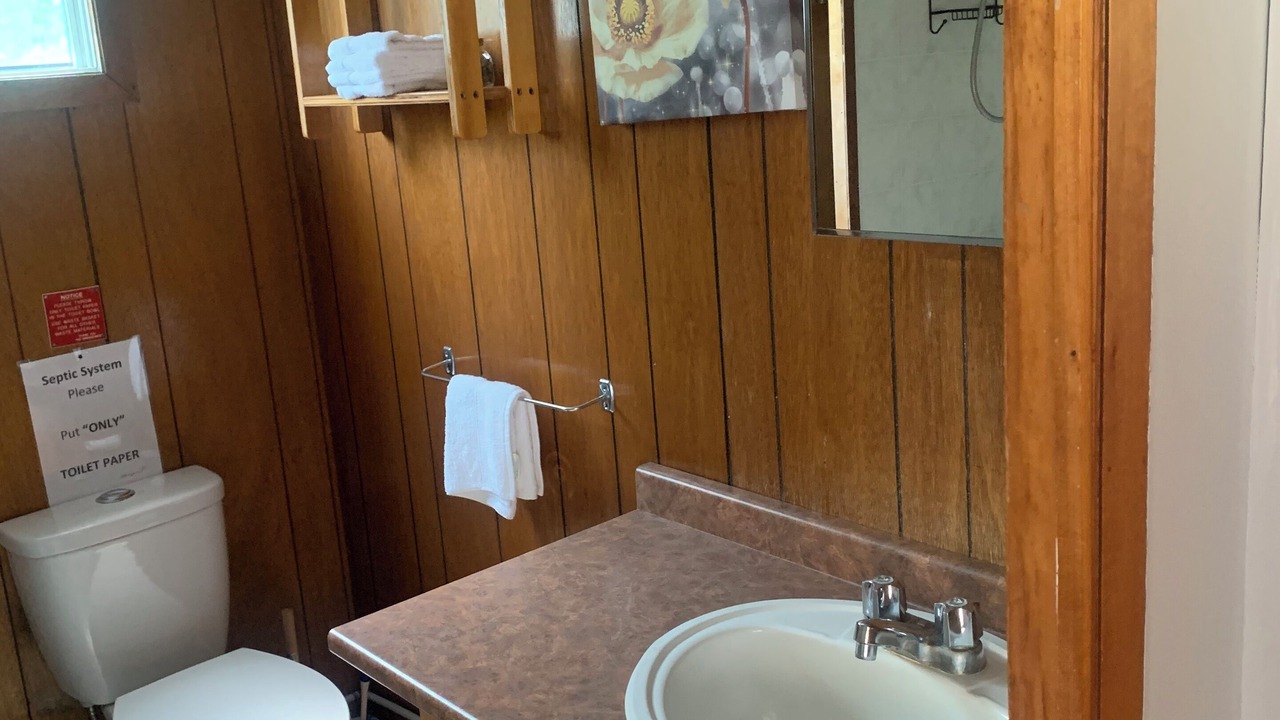 Photo of Bathroom in Lavigne