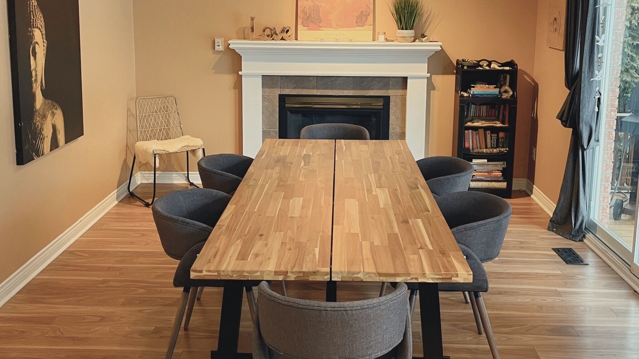 Photo of Livingroom in Port Dover