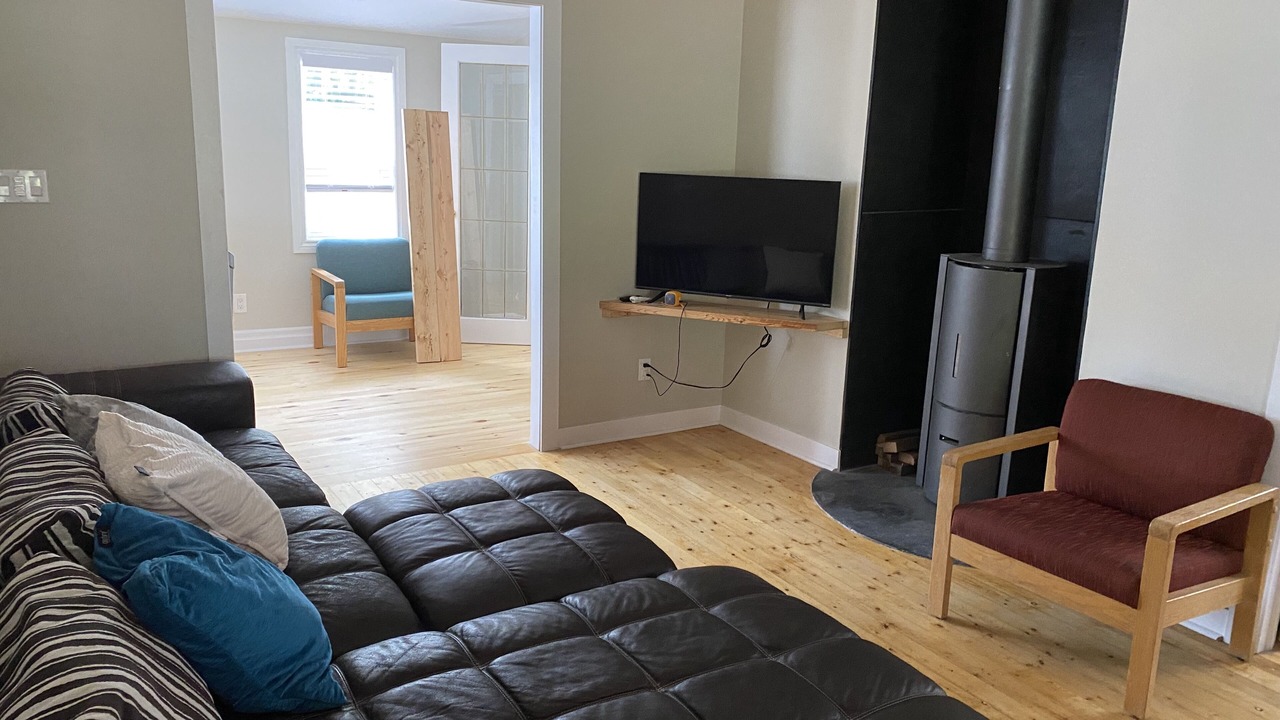 Photo of Livingroom in Grand Bend