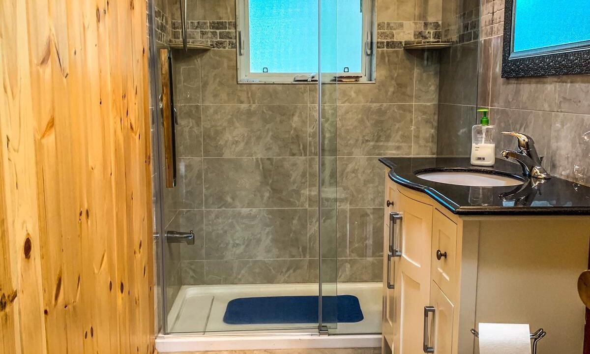 Photo of Bathroom in Arden