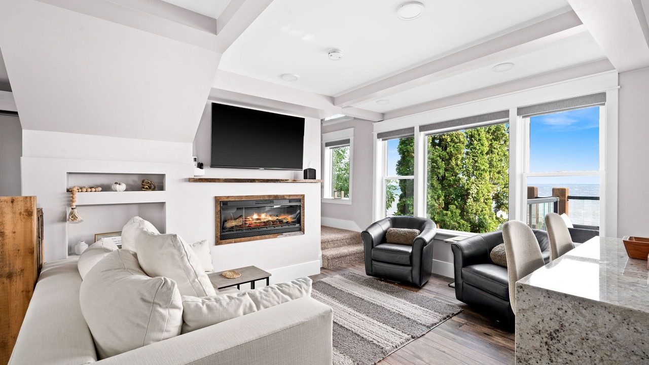 Photo of Livingroom in Lakeside - Lester Park