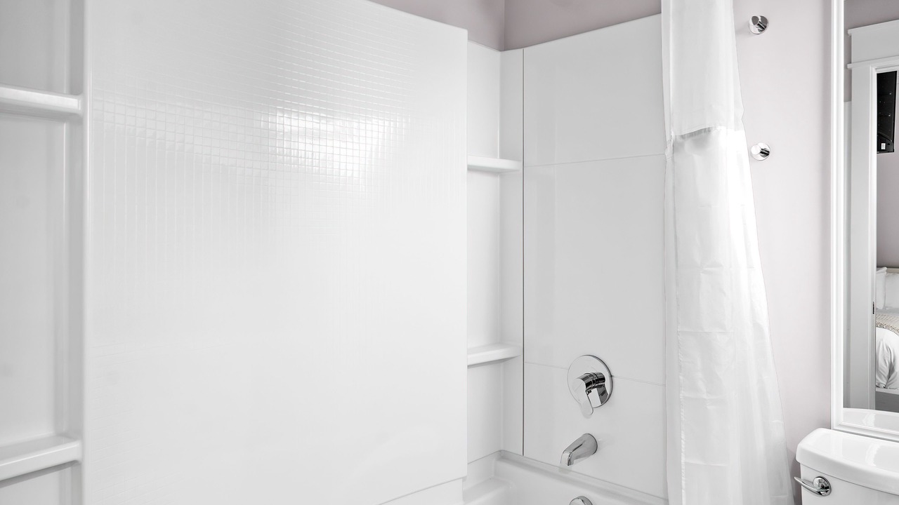 Photo of Bathroom in Lakeside - Lester Park