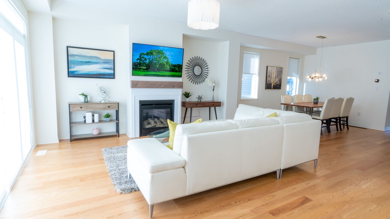 Photo of Livingroom in Clarington