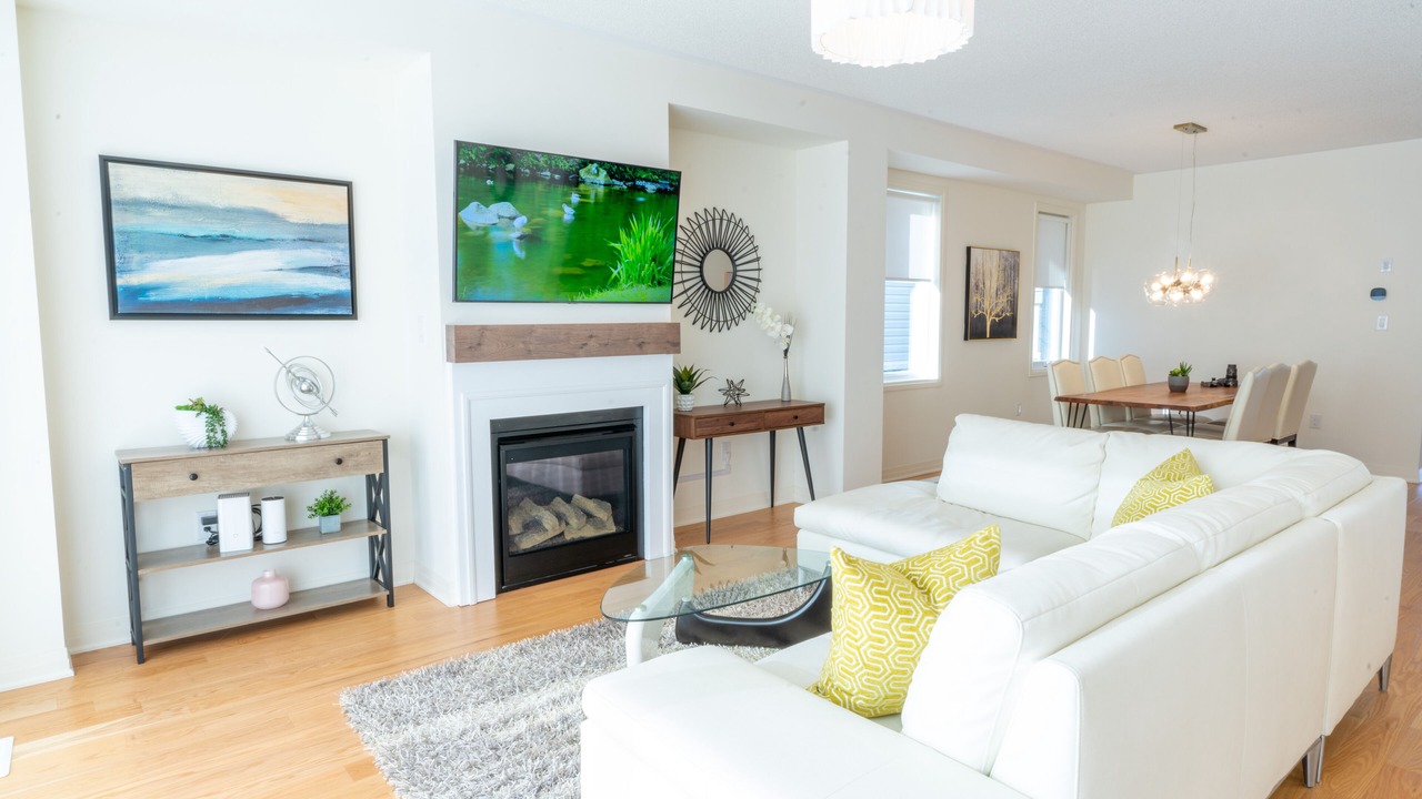 Photo of Livingroom in Clarington