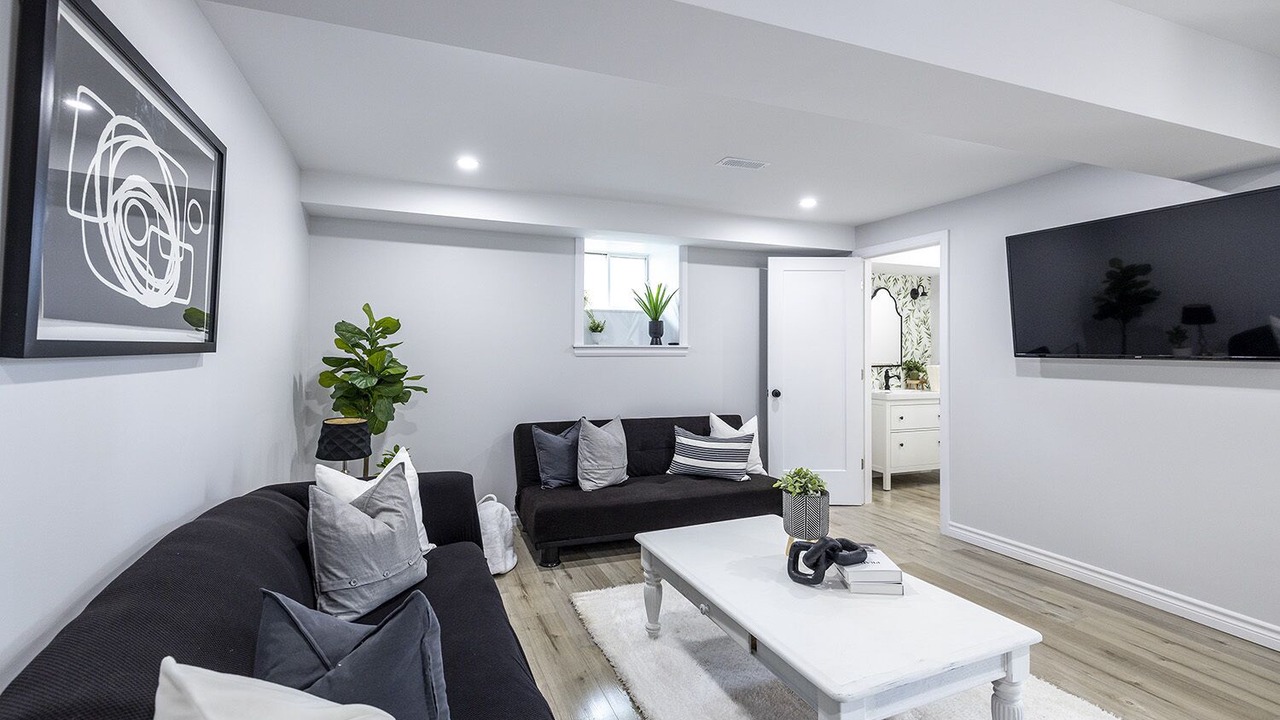 Photo of Livingroom in Scugog