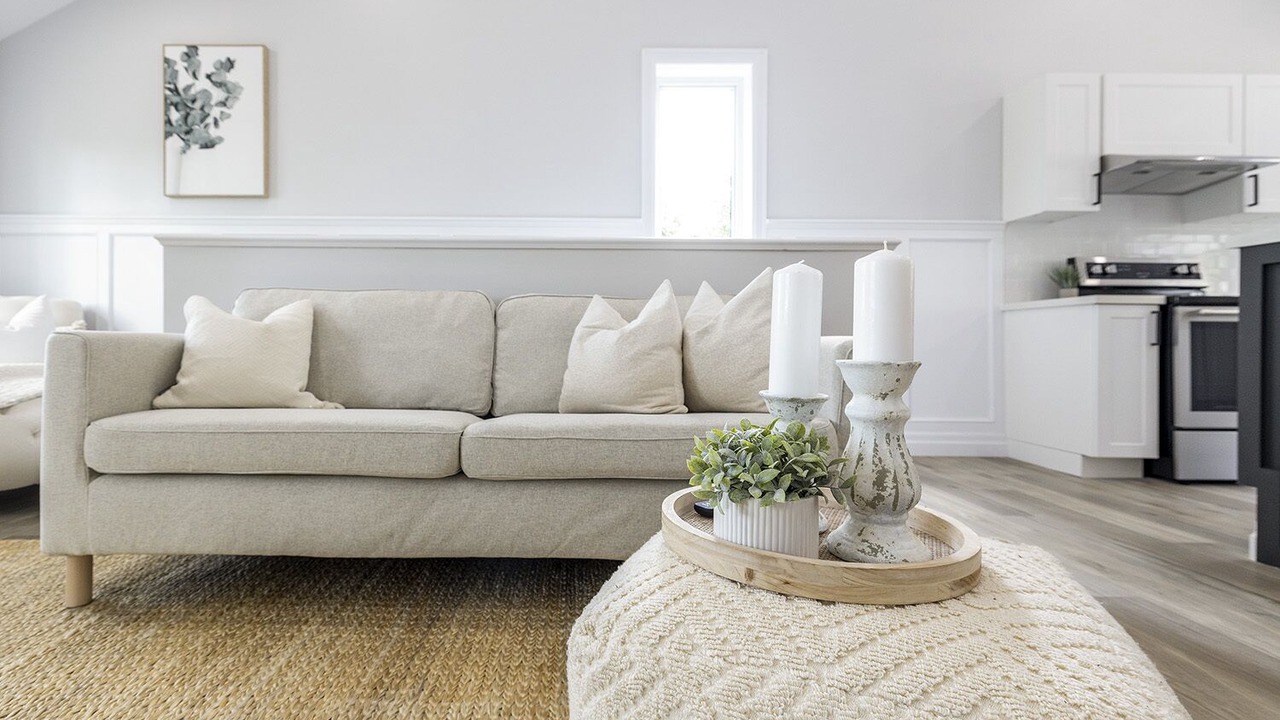 Photo of Livingroom in Scugog