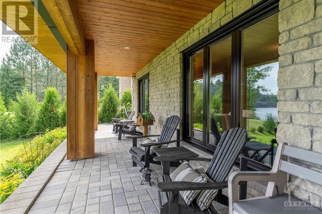 Photo of Patio Balcony in French River
