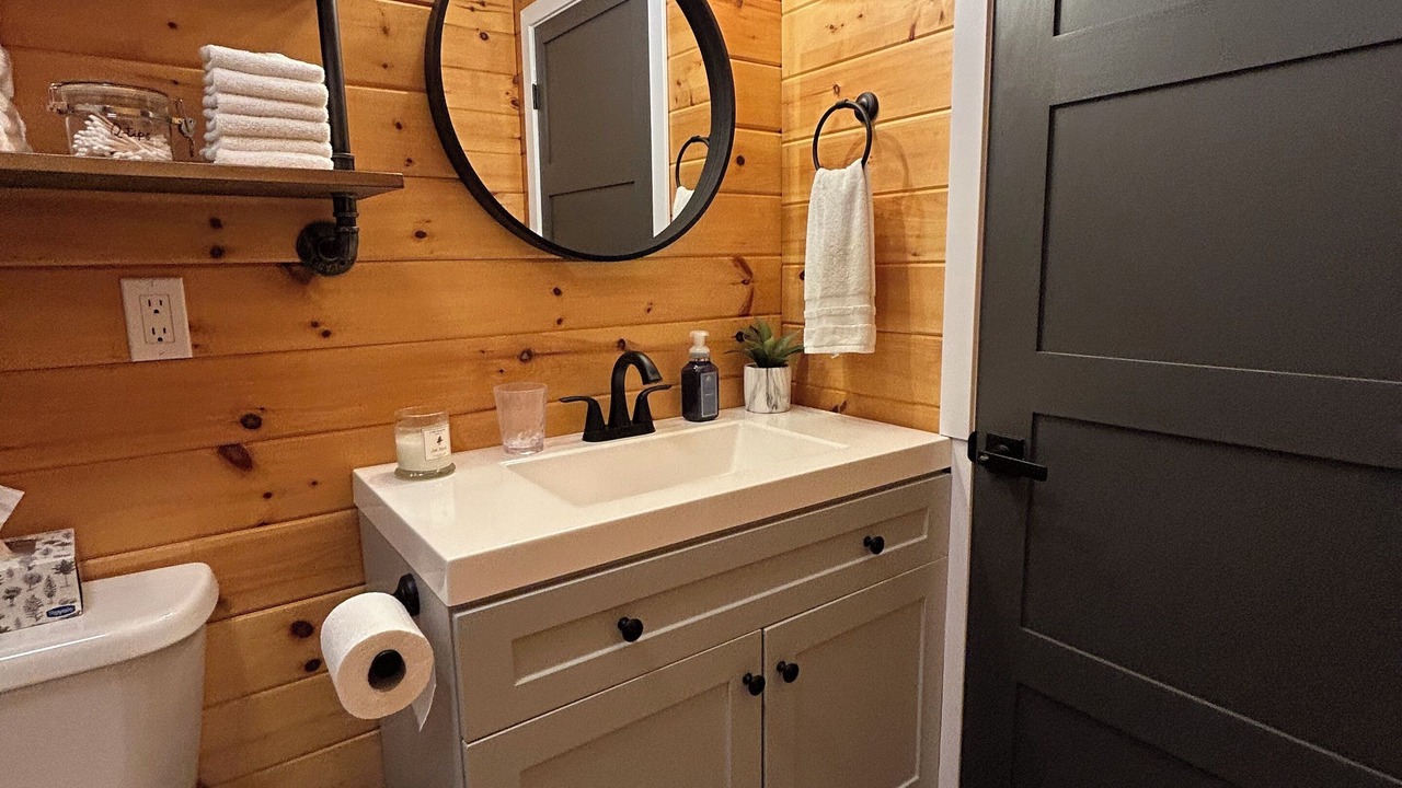 Photo of Bathroom in Unorganized Centre Parry Sound