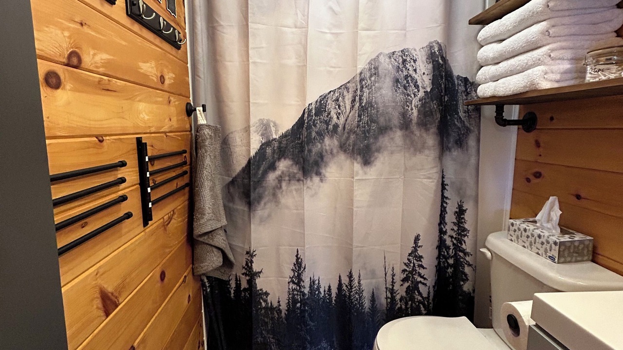 Photo of Bathroom in Unorganized Centre Parry Sound