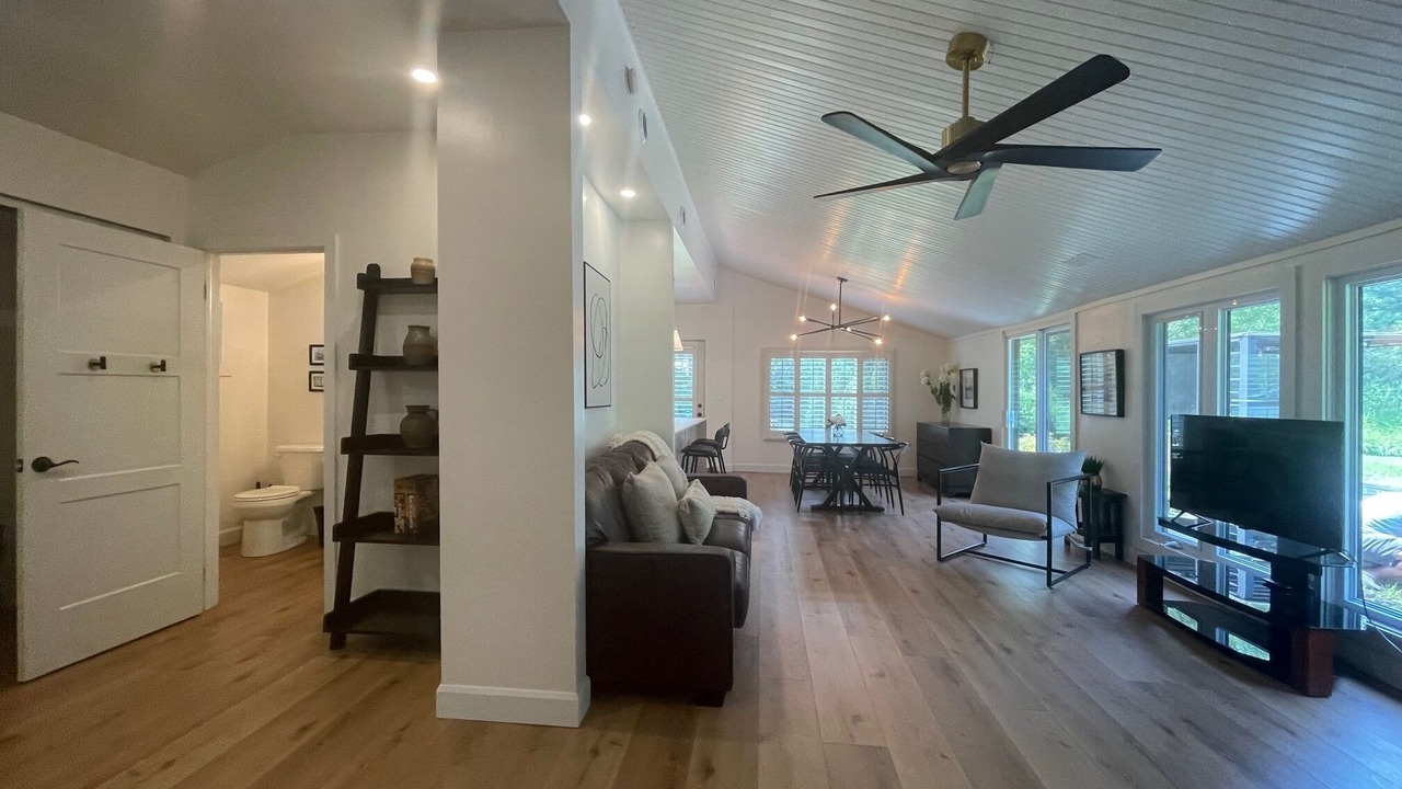 Photo of Livingroom in Picton