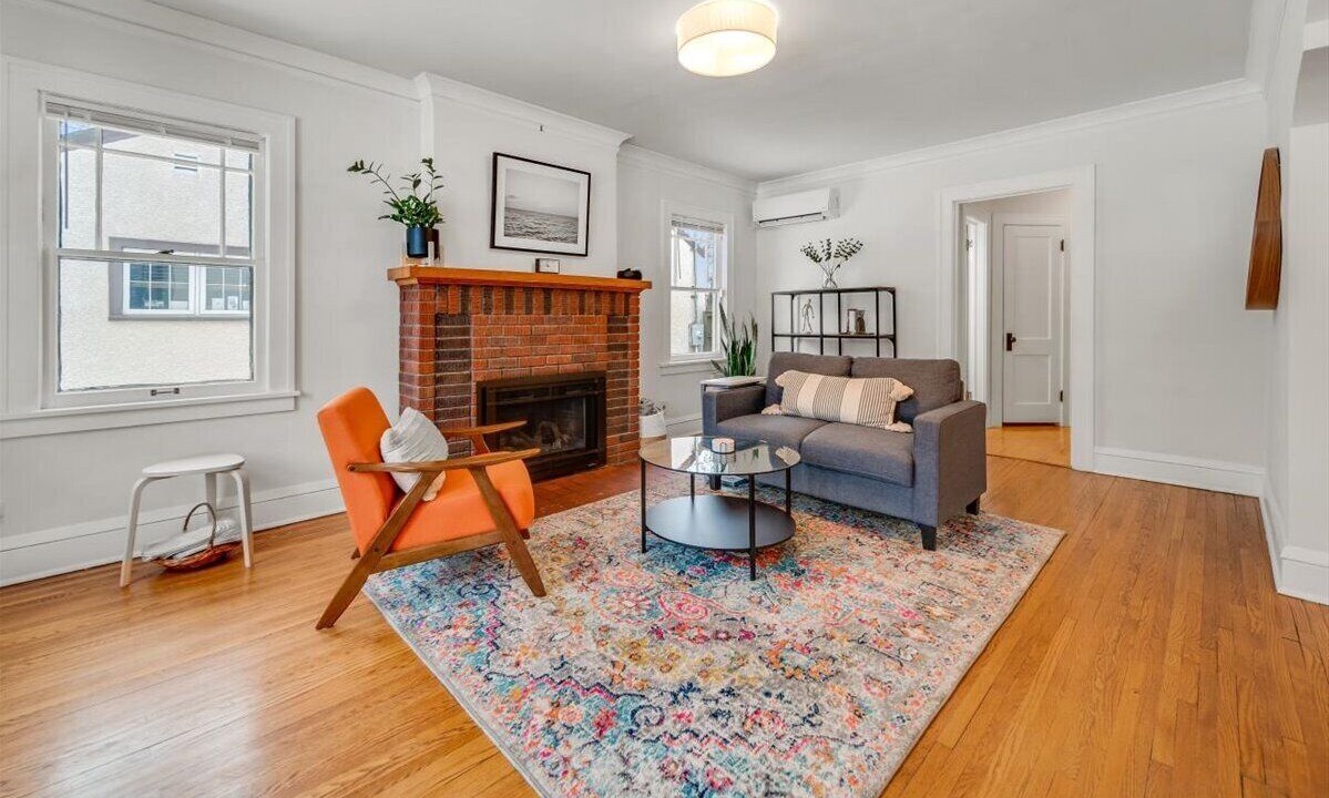 Photo of Livingroom in Linden Hills
