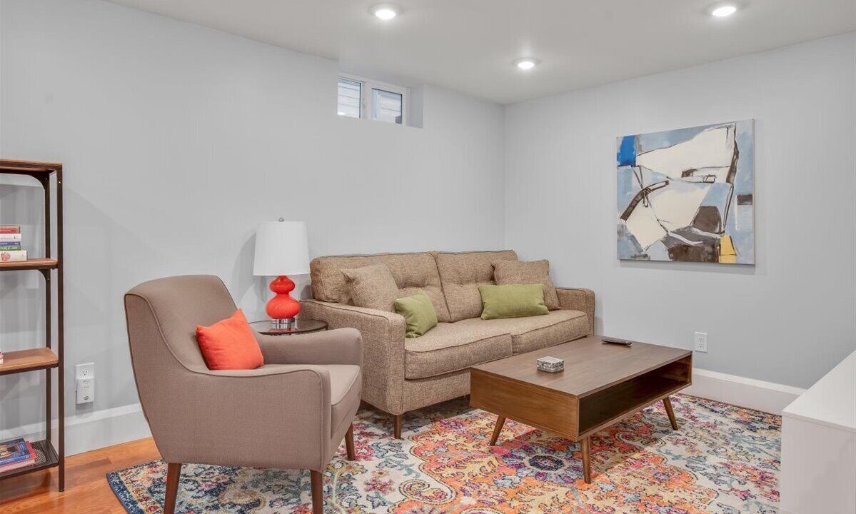 Photo of Livingroom in Linden Hills