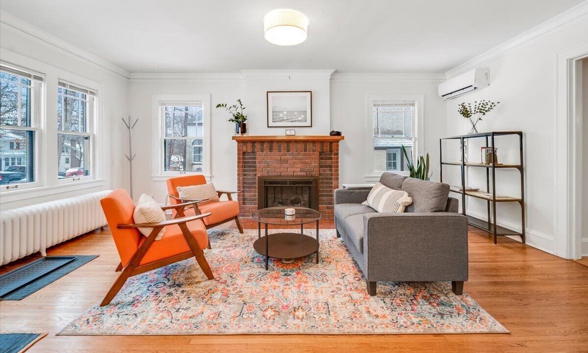 Photo of Livingroom in Linden Hills