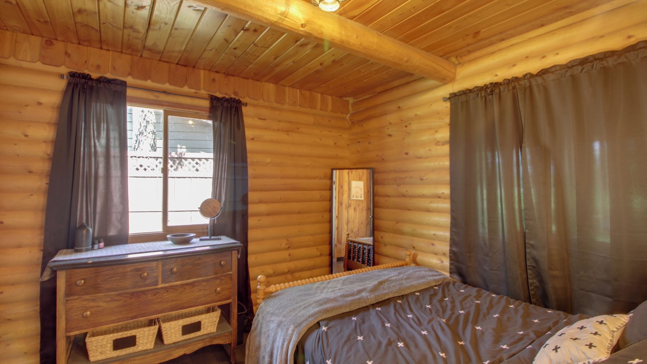 Photo of Bedroom in Breezy Point