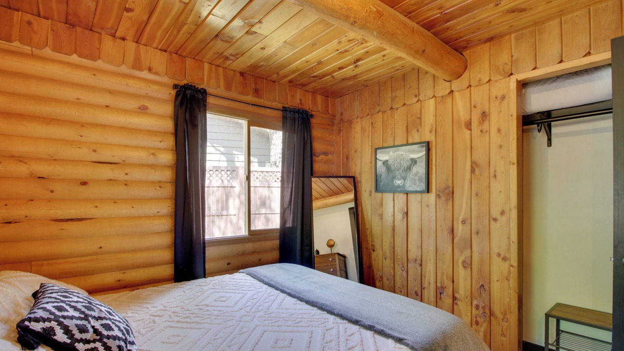 Photo of Bedroom in Breezy Point