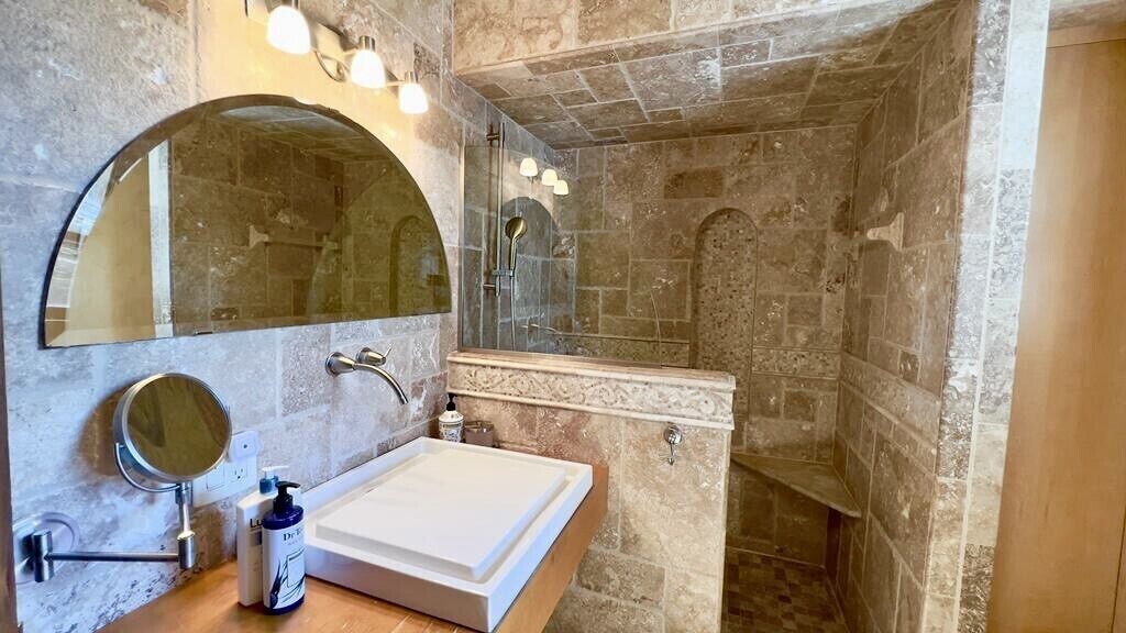 Photo of Bathroom in West Seventh