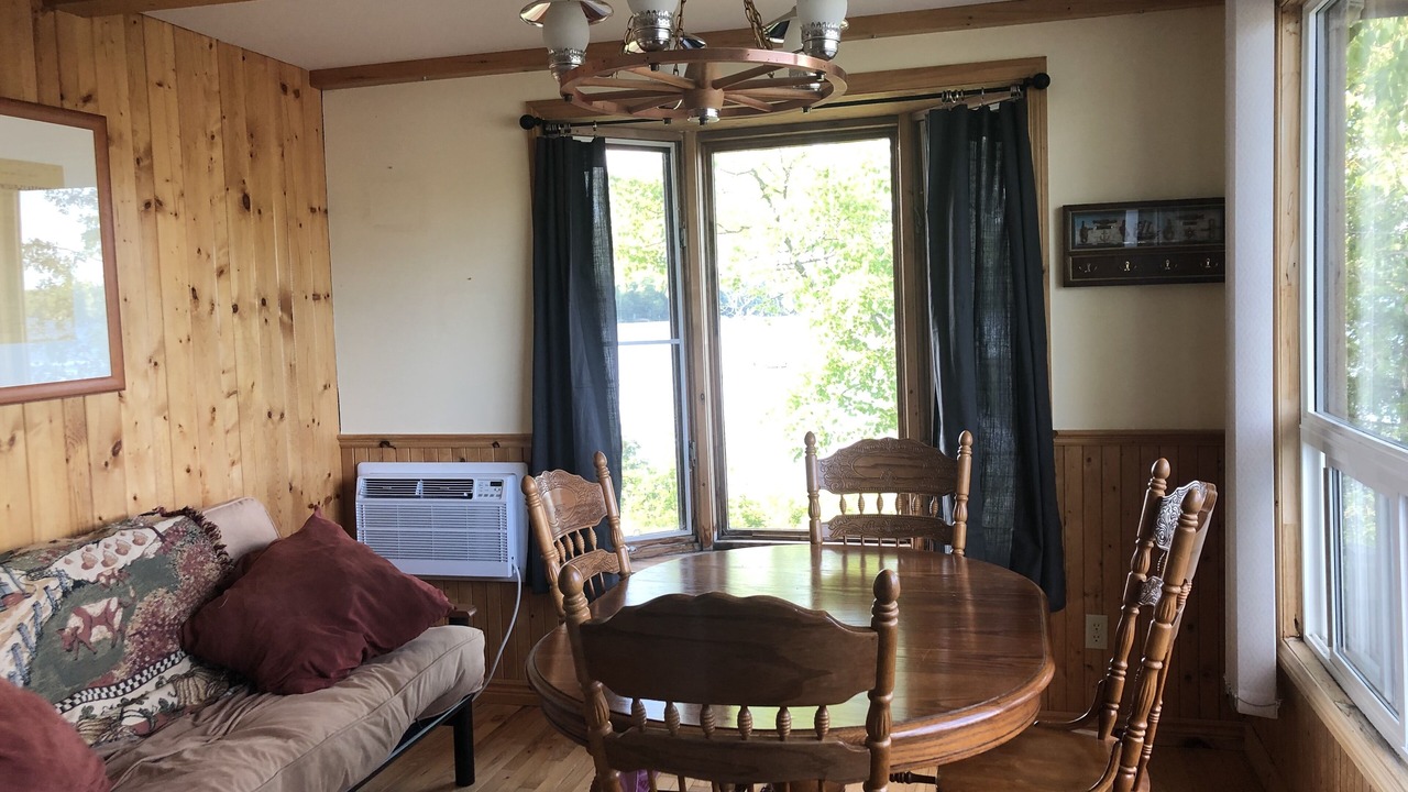 Photo of Livingroom in North Frontenac