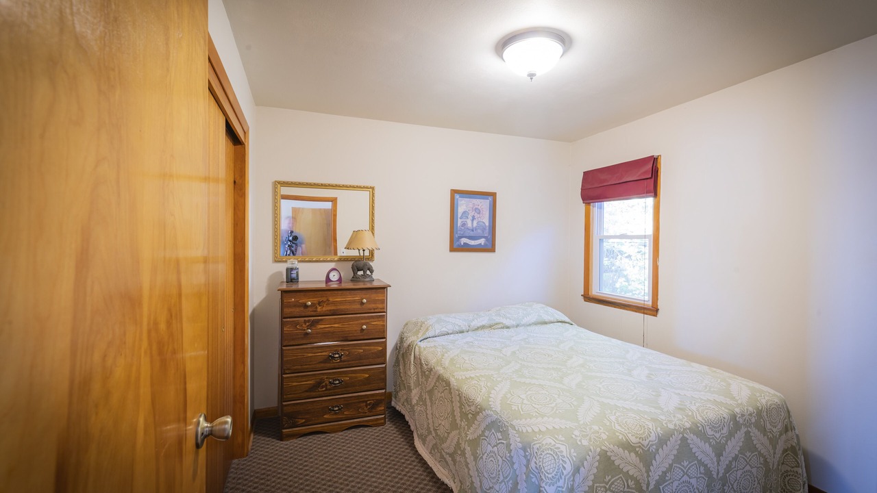 Photo of Bedroom in Walker