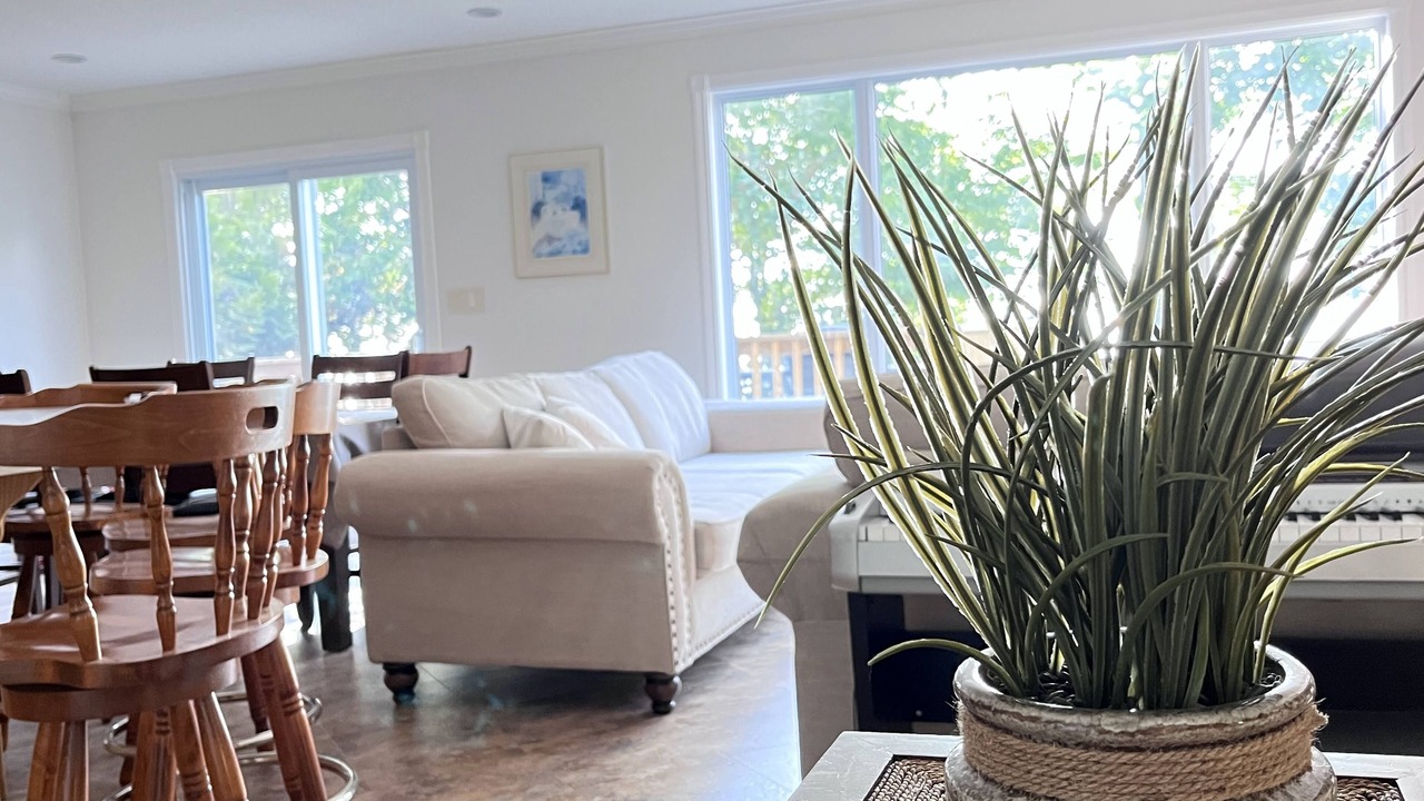 Photo of Livingroom in Plympton-Wyoming