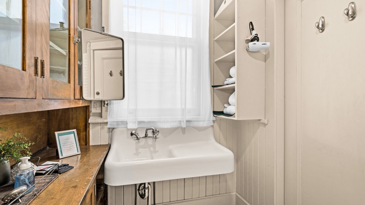 Photo of Bathroom in Congdon Park