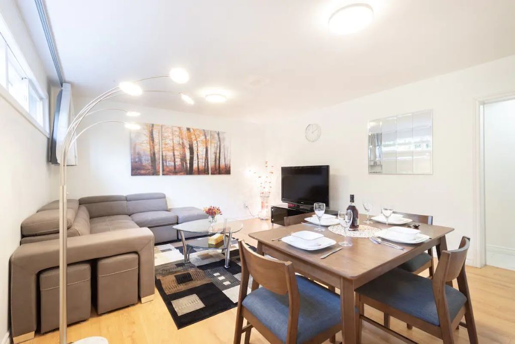 Photo of Livingroom in Willowdale