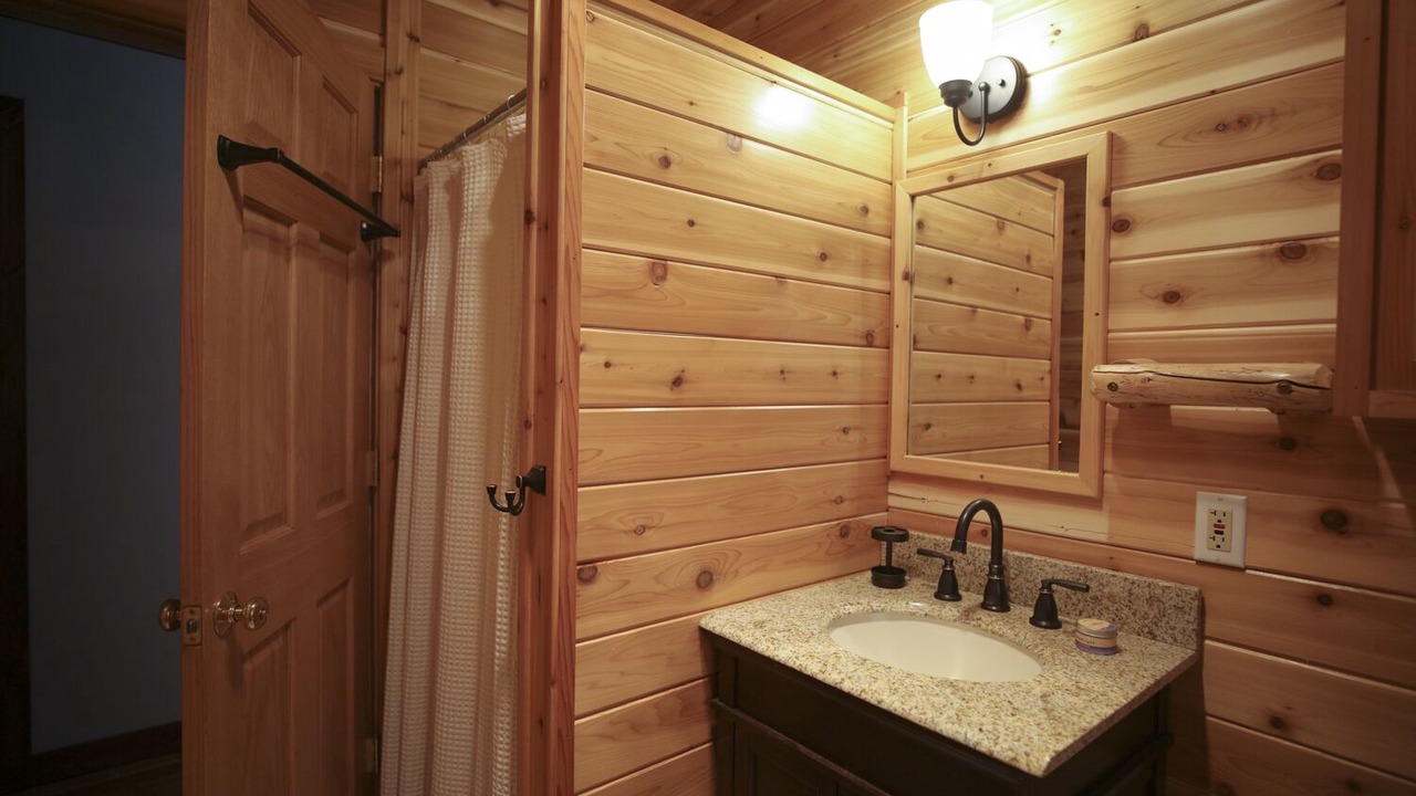 Photo of Bathroom in Orr