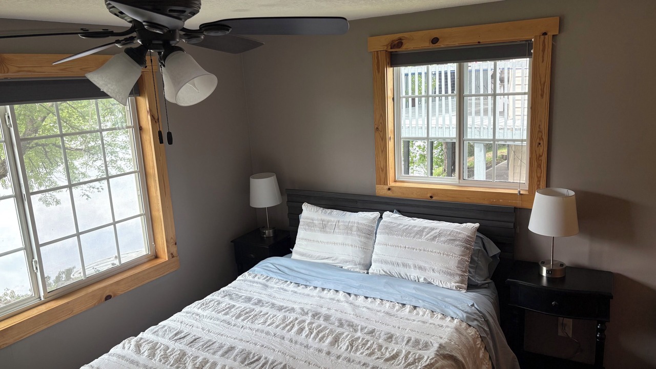 Photo of Bedroom in Maple Lake