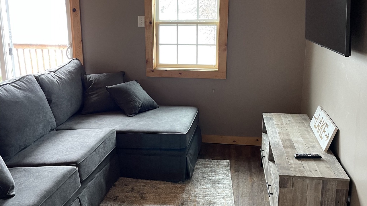 Photo of Livingroom in Maple Lake