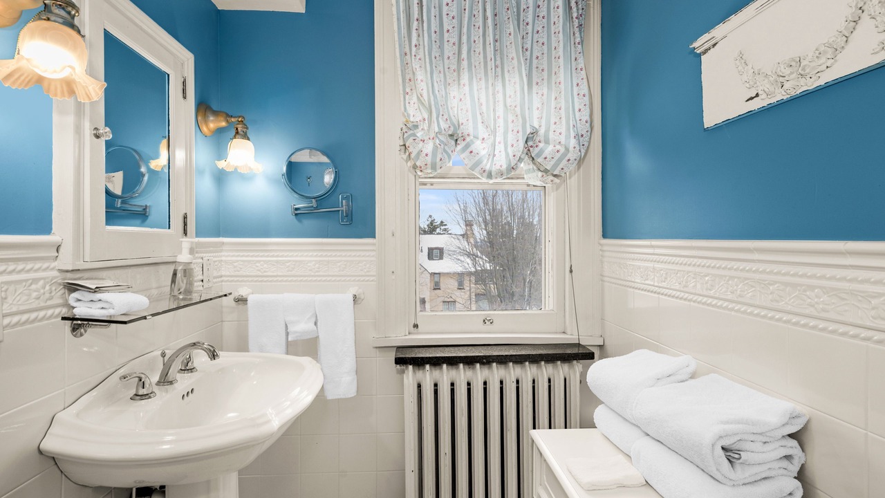 Photo of Bathroom in Endion