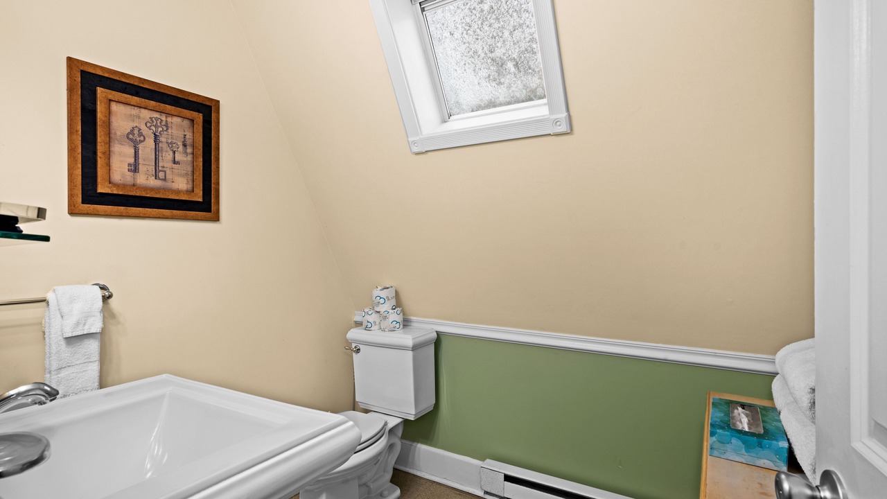 Photo of Bathroom in Endion