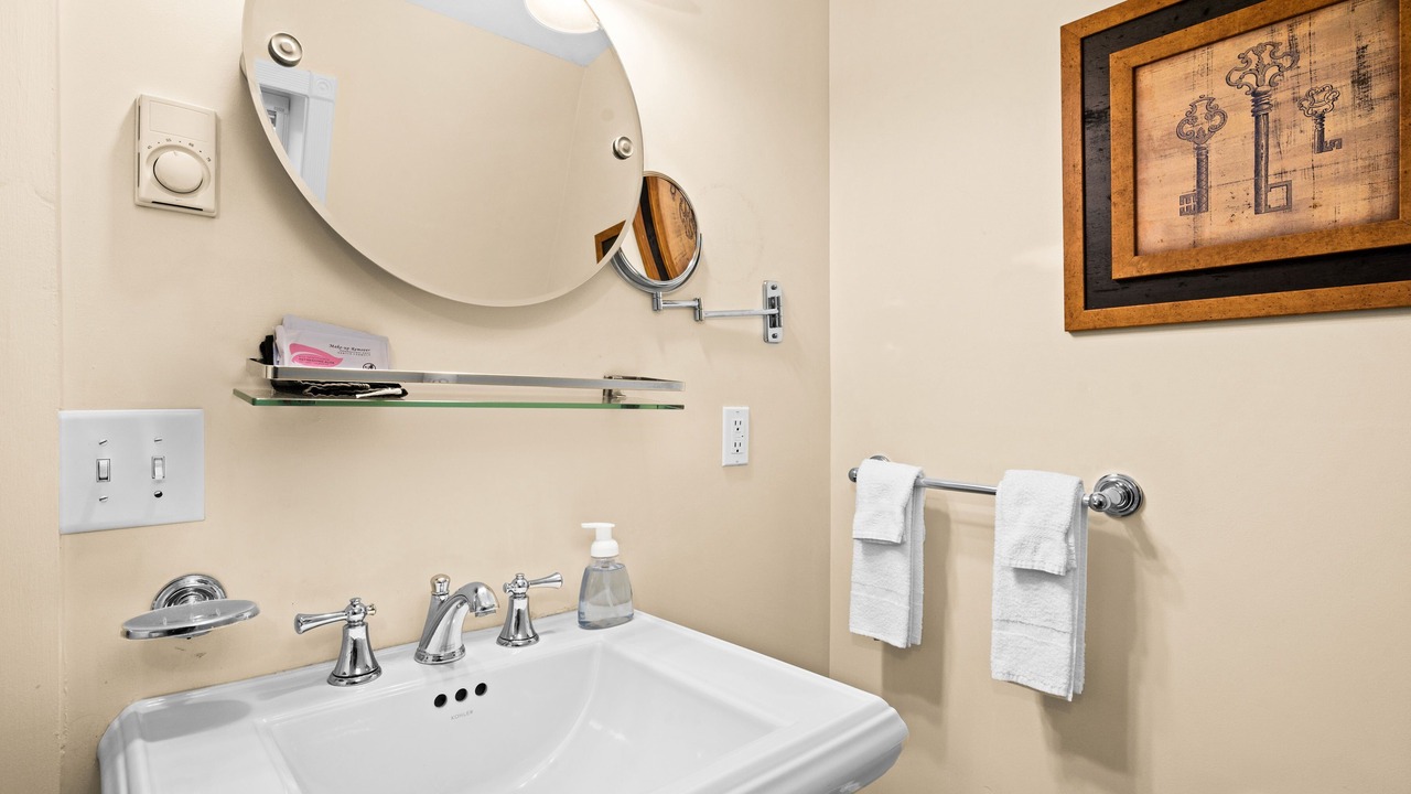 Photo of Bathroom in Endion