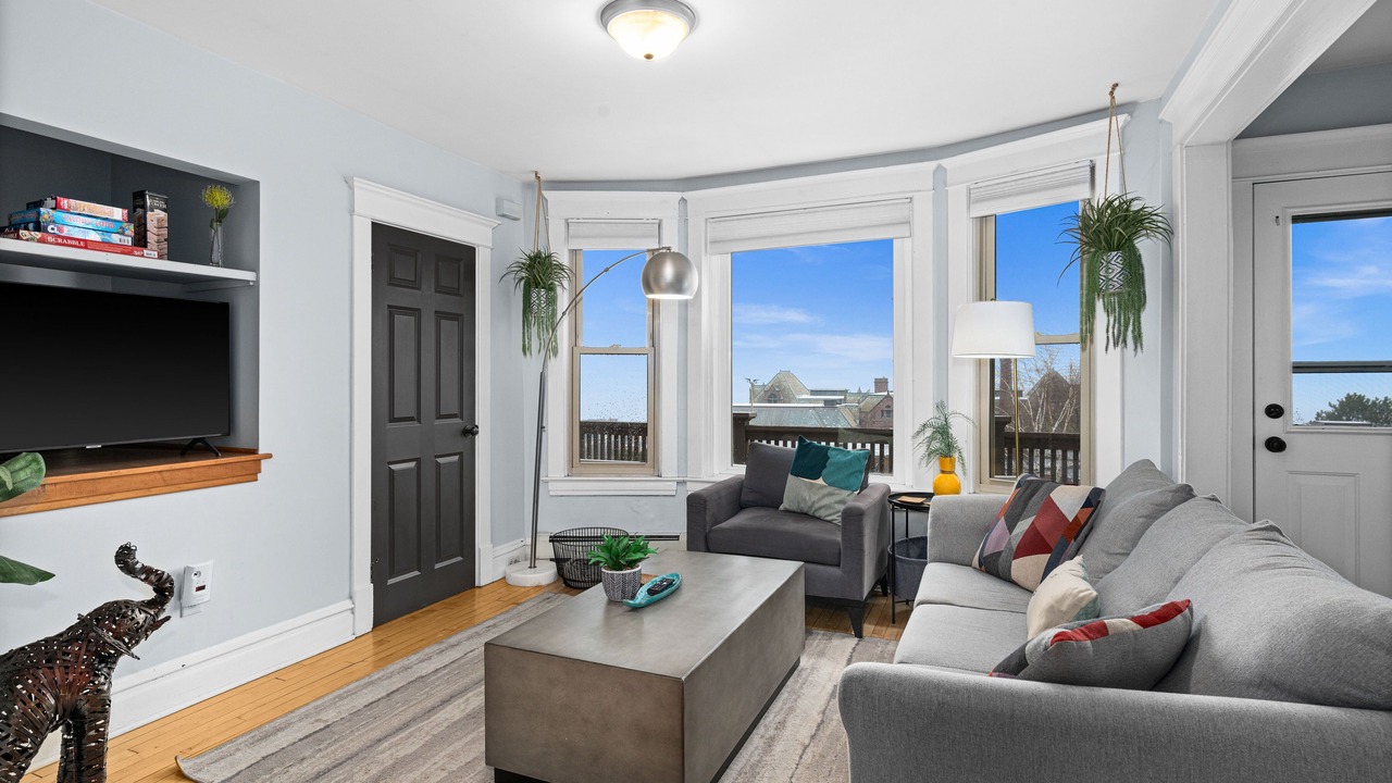 Photo of Livingroom in Central Hillside