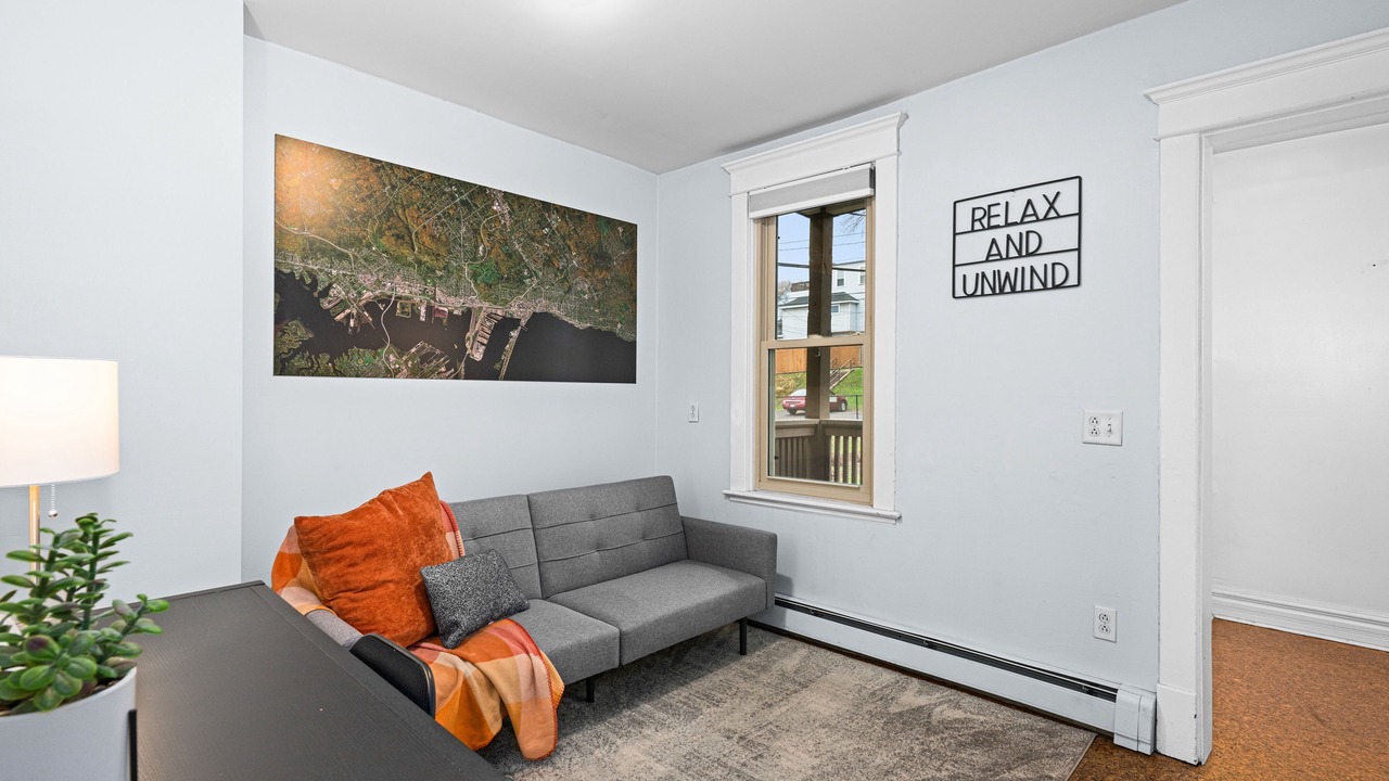 Photo of Livingroom in Central Hillside