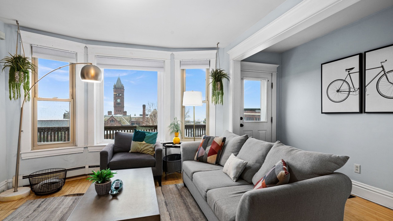 Photo of Livingroom in Central Hillside