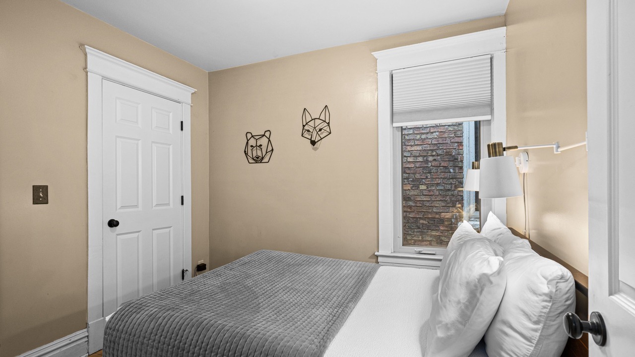 Photo of Bedroom in Central Hillside