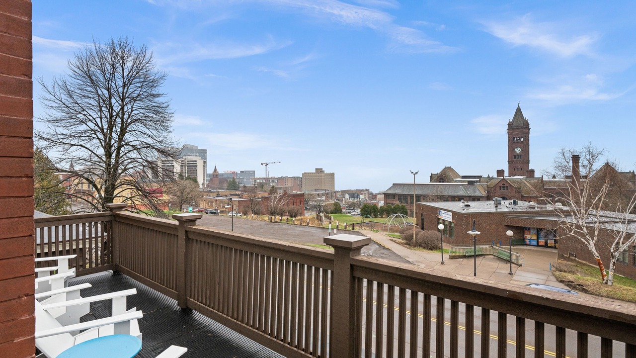 Photo of Patio Balcony in Central Hillside