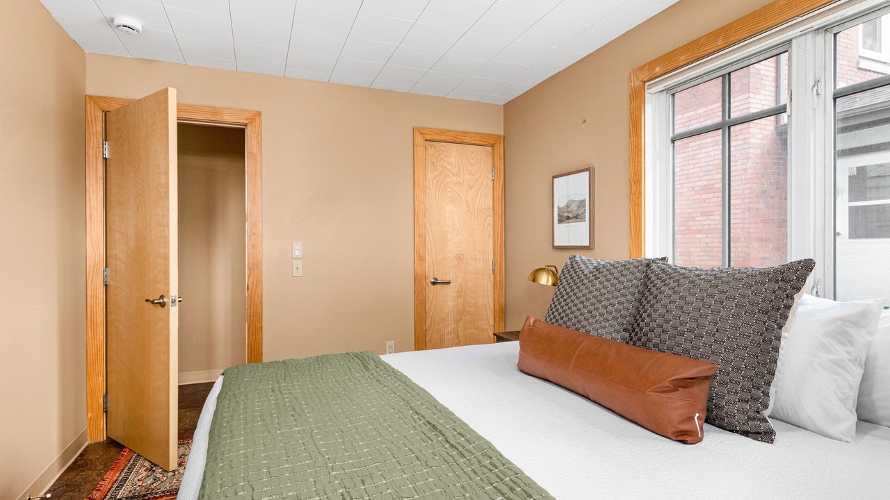 Photo of Bedroom in Canal Park