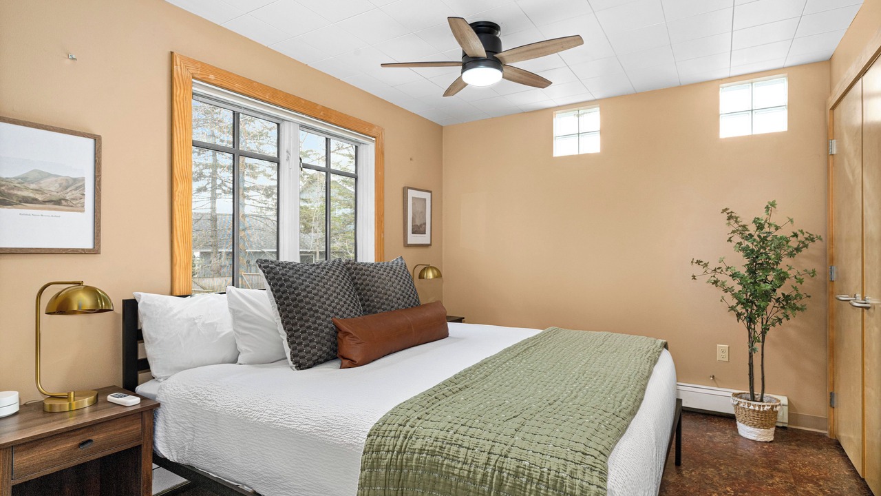 Photo of Bedroom in Canal Park