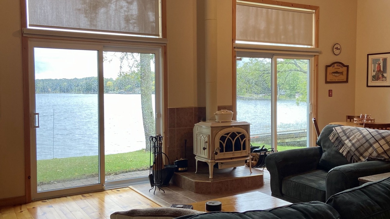 Photo of Livingroom in Leeds and the Thousand Islands