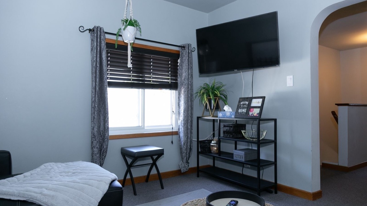 Photo of Bedroom in Port Dalhousie