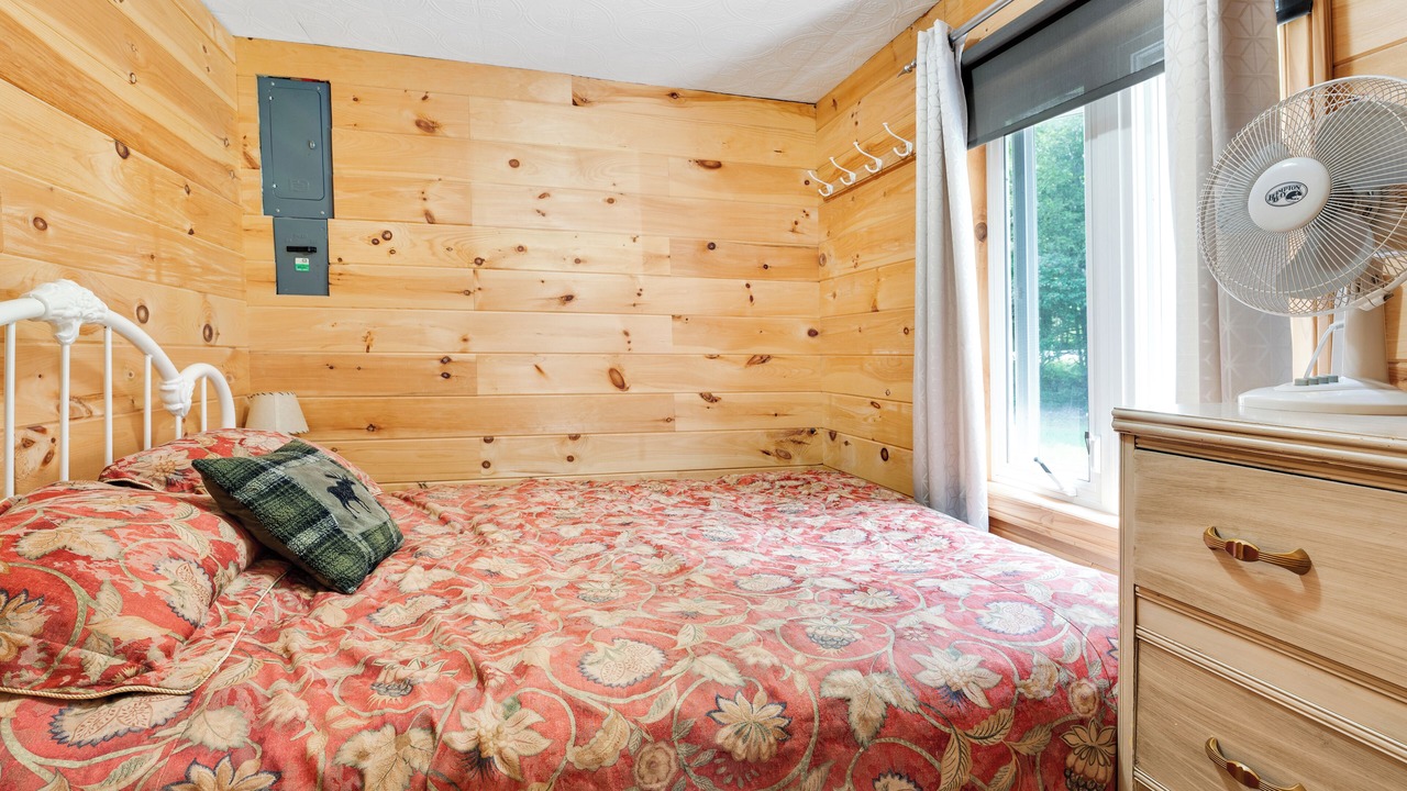 Photo of Bedroom in North Frontenac
