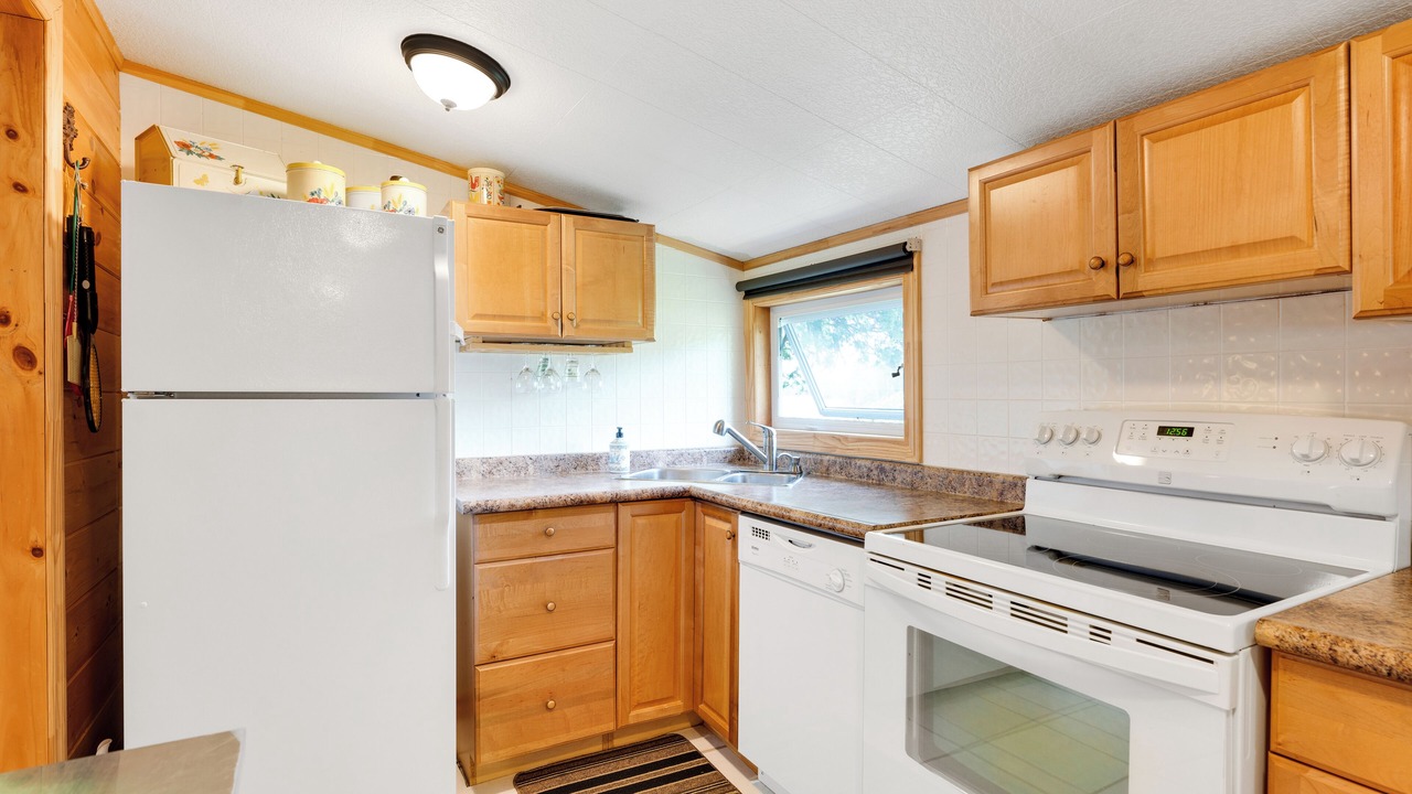 Photo of Kitchen in North Frontenac