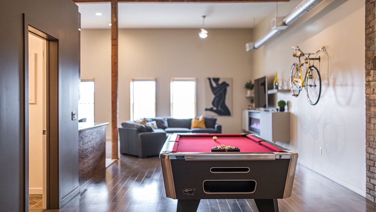 Photo of Livingroom in East Side Pioneers